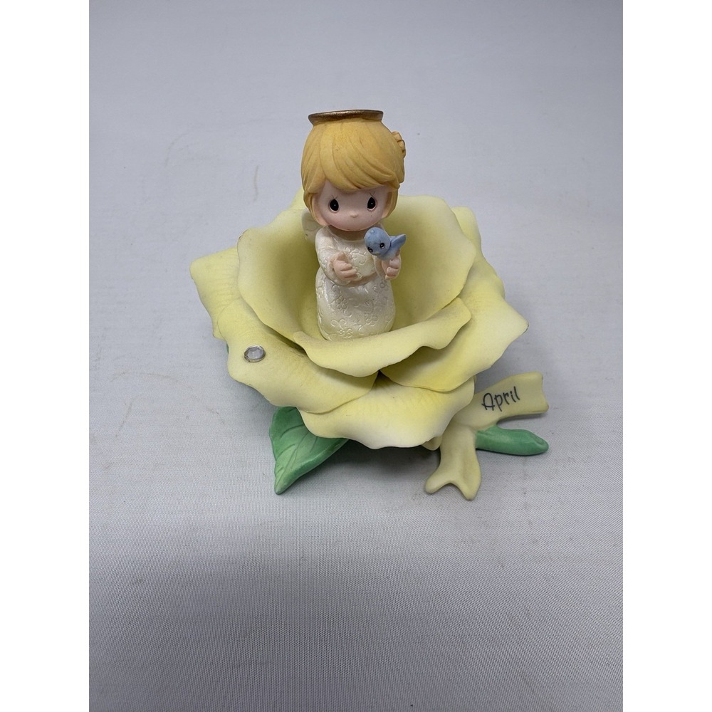 2001 Enesco Precious Moments August Angel Monthly Blossoms W/Blue Bird #104607